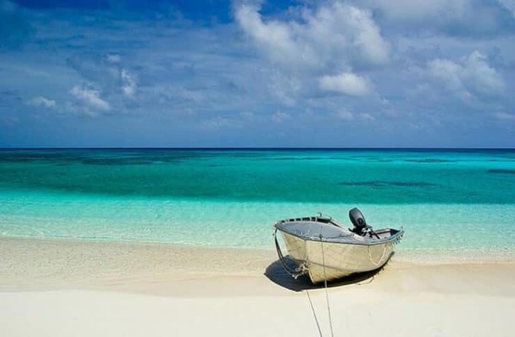 Επιβίωση: βάρκα σ' ερημονήσι - φωτογραφία