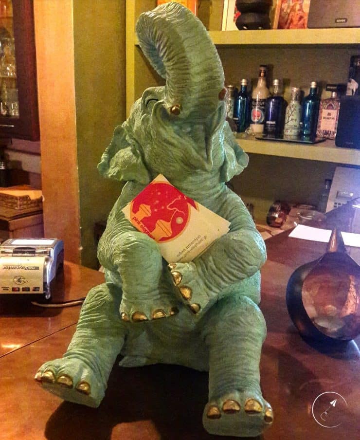 Κριτική Pink elephant down town: πράσινο ελεφαντάκι - φωτογραφία