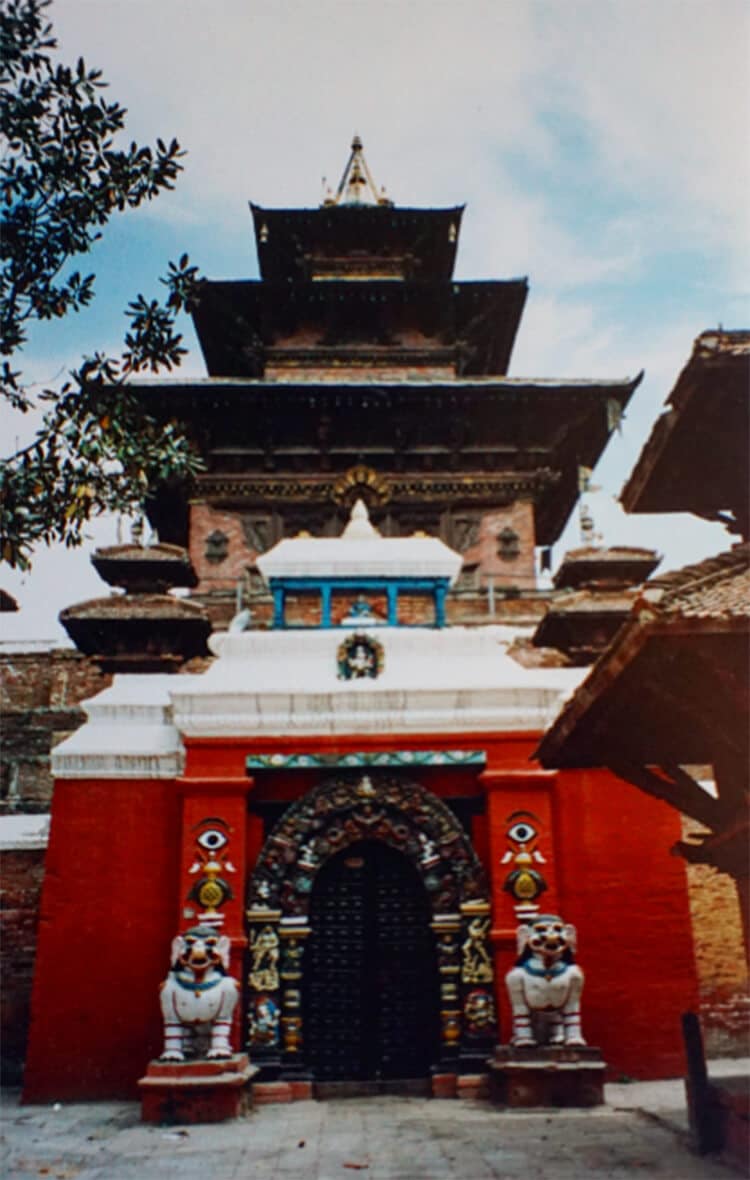 Trekking on Himalaya: palace patan - photo