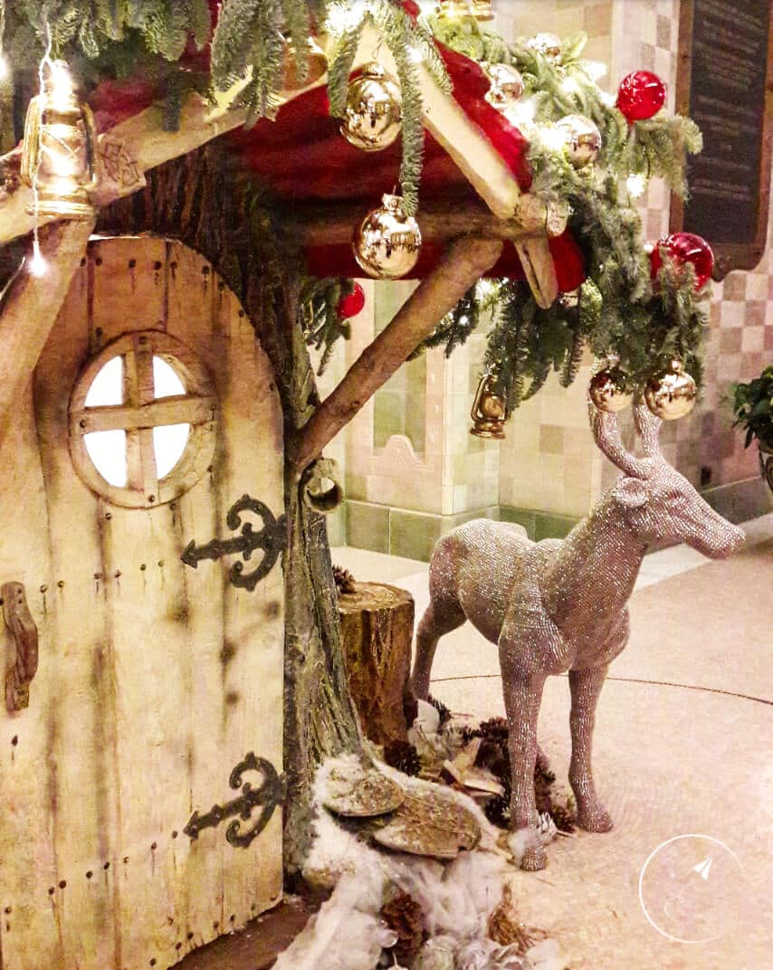 6+1 λόγοι που λάτρεψα τη Βουδαπέστη: Gresham palace ελάφι - φωτογραφία