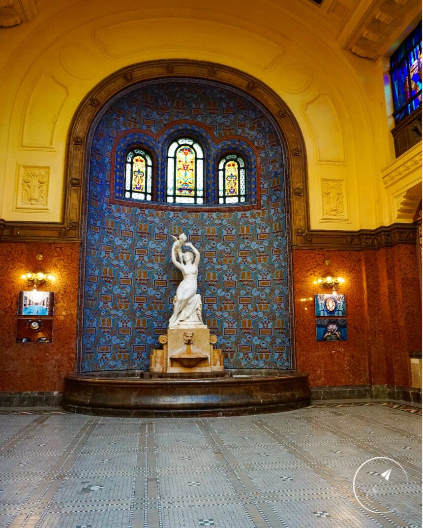 6+1 λόγοι που λάτρεψα τη Βουδαπέστη: Gellert hall - φωτογραφία