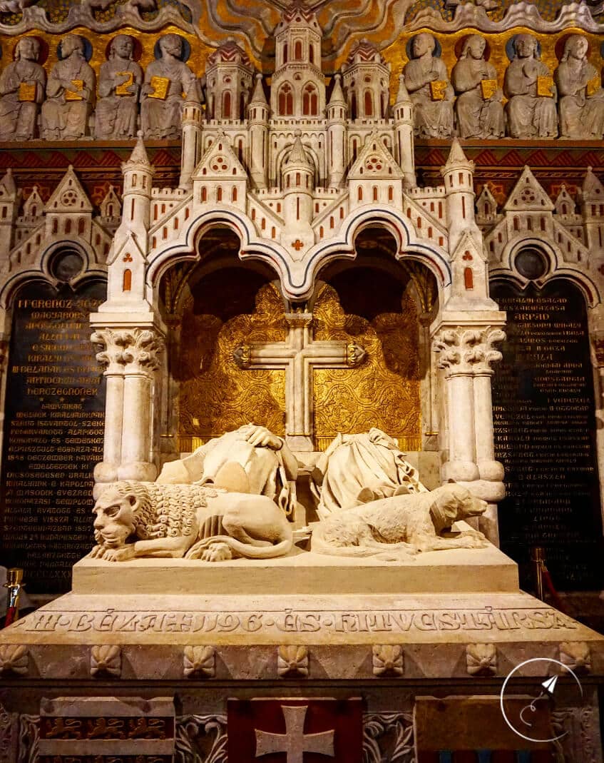 6+1 λόγοι που λάτρεψα τη Βουδαπέστη: εκκλησία Αγίου Ματθία: τάφος Μπέλα κ Σατιγιόν - φωτογραφία