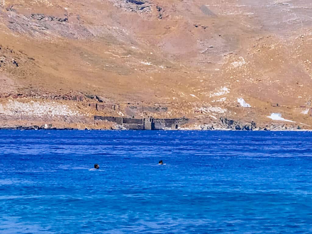 Παραλία Βαγιά, εγκαταστάσεις μεταλλείων - φωτογραφία - φωτογραφία
