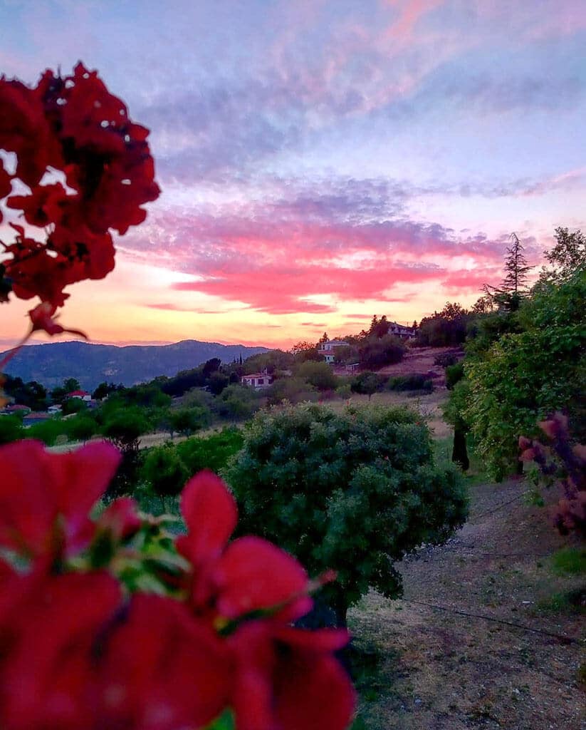 Ηλιοβασίεμα στο χωριό - φωτογραφία
