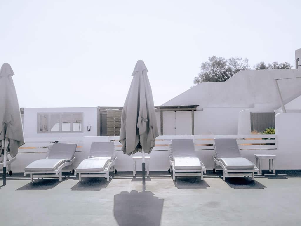 Vrachia-Studios χώρος πισίνας - φωτογραφία